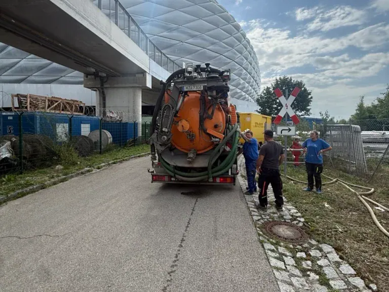 Rohrreinigung_Bauer_Spülfahrzeug